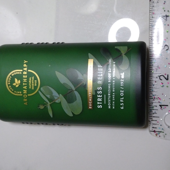 Bath & Body Works Aromatherapy Stress Relief Eucalyptus + Spearmint Body Lotion - Picture 2 of 6